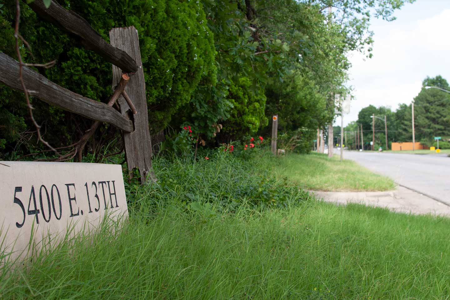 Front approach to Wilborn Hair Salon, Wichita KS